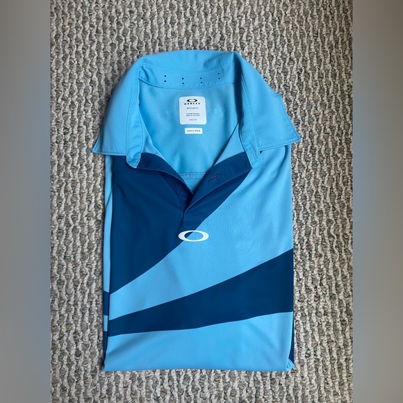 Blue Oakley Performance Golf Shirt - Picture 2 of 3